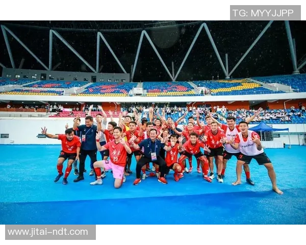 头条足球星辰：盘点当今足坛最具影响力的十大超级球星