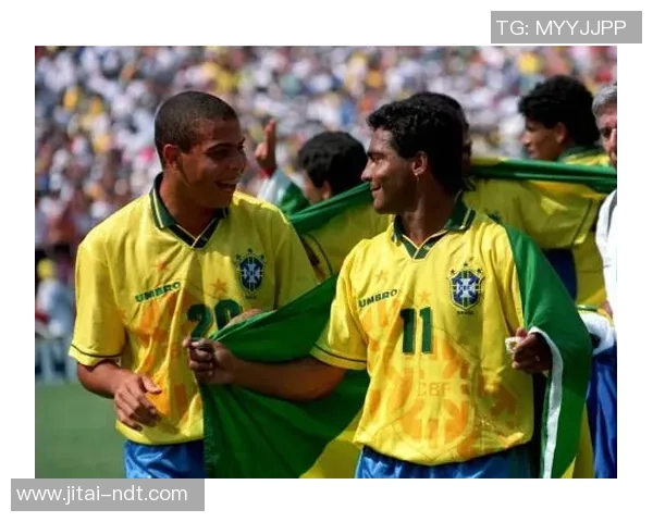 意大利欧洲杯足球队明星球员亮点解析与赛场表现分析