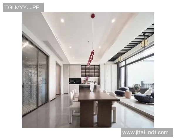 豪华球员之家：探秘男足球星专属豪宅的奢华生活与独特设计